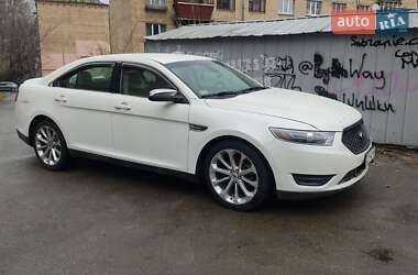 Седан Ford Taurus 2016 в Киеве