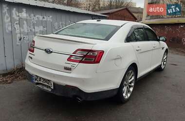 Седан Ford Taurus 2016 в Киеве