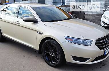 Седан Ford Taurus 2017 в 