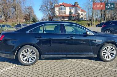 Седан Ford Taurus 2016 в Львові