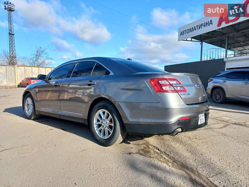 Ford Taurus 2014