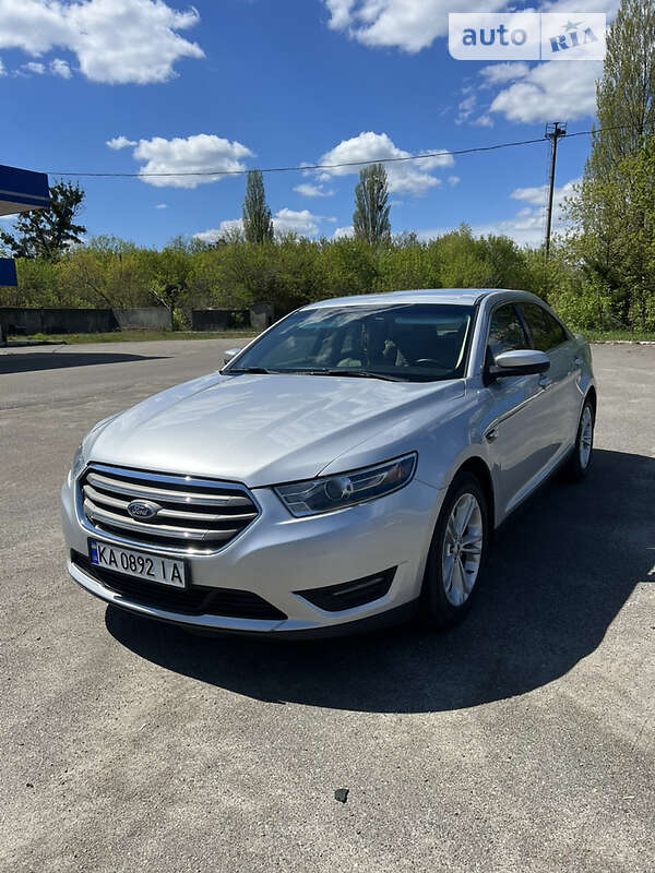 Ford Taurus 2018