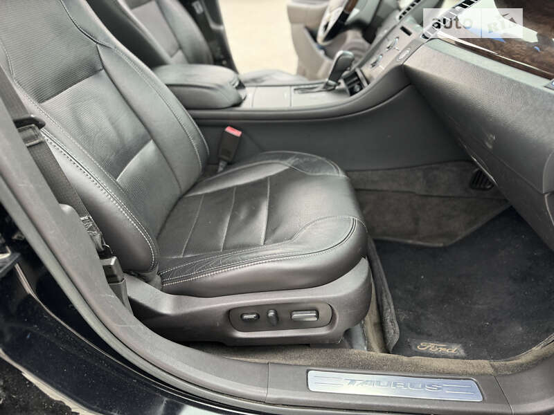 Седан Ford Taurus 2018 в Днепре