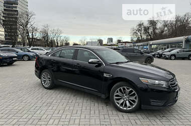 Седан Ford Taurus 2018 в 