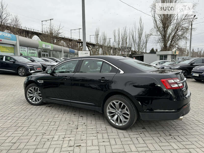 Седан Ford Taurus 2018 в Днепре