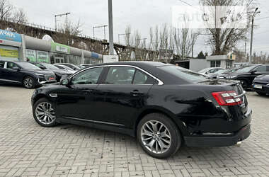 Седан Ford Taurus 2018 в 
