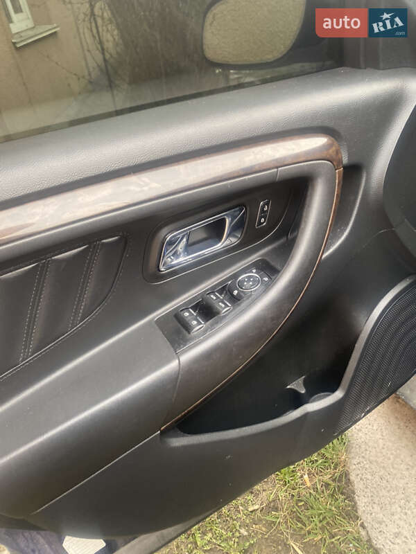 Седан Ford Taurus 2013 в Киеве