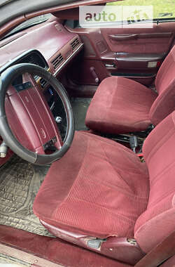 Седан Ford Taurus 1989 в Золочеве