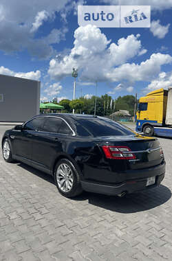 Седан Ford Taurus 2017 в 