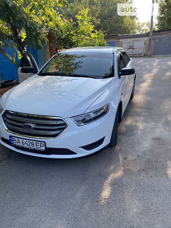 Ford Taurus 2014