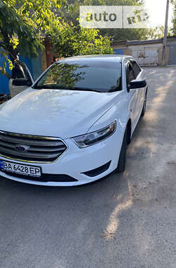 Седан Ford Taurus 2014 в 