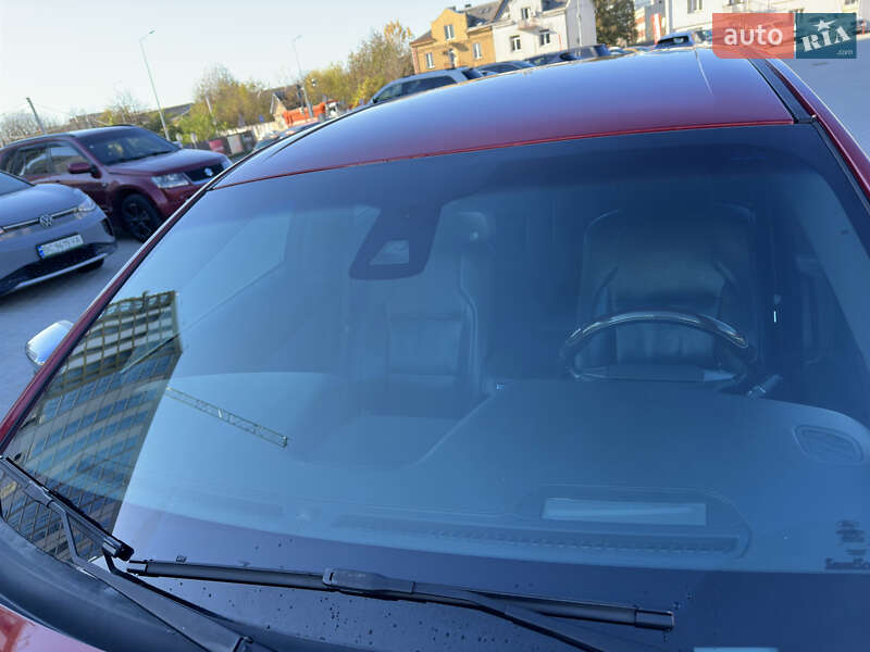 Седан Ford Taurus 2013 в Львові