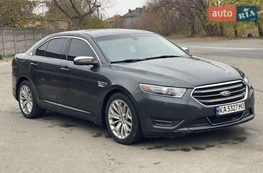 Седан Ford Taurus 2016 в Києві