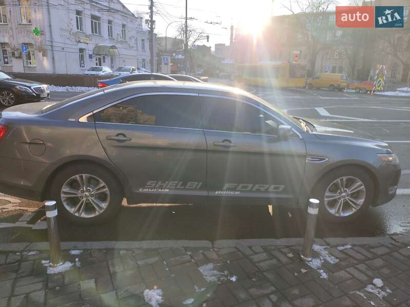 Седан Ford Taurus 2012 в Киеве