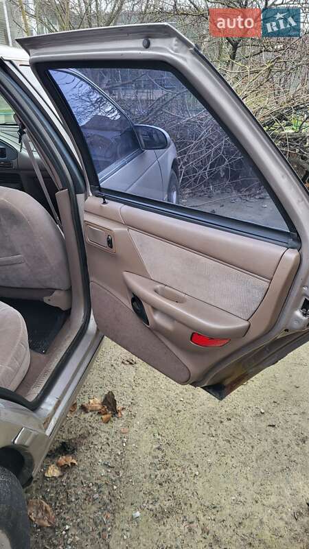 Седан Ford Taurus 1995 в Киеве