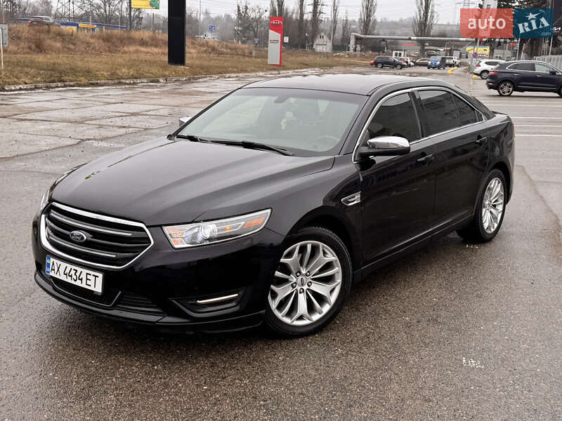 Ford Taurus 2016