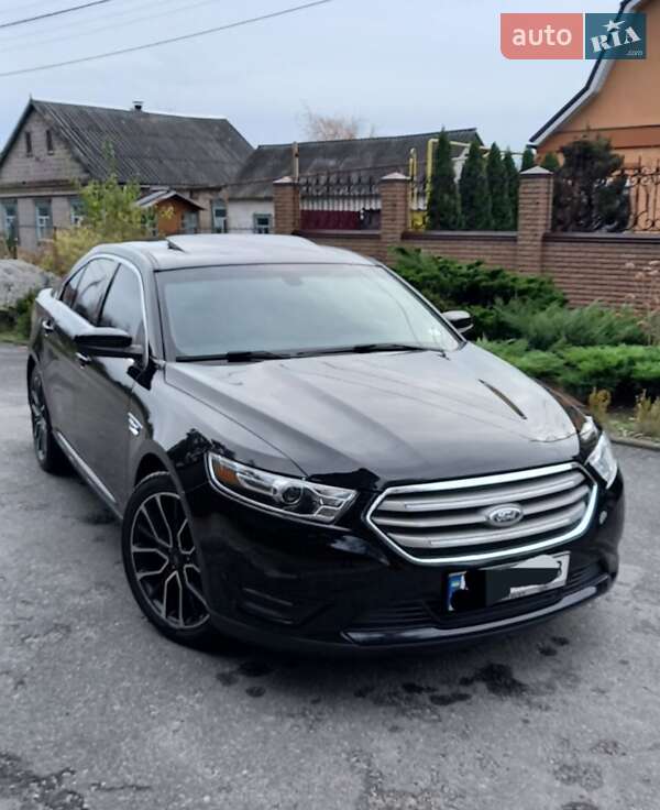 Ford Taurus 2018