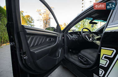 Седан Ford Taurus 2017 в 