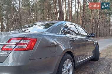 Седан Ford Taurus 2012 в 