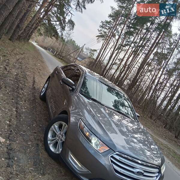 Ford Taurus, фото з оголошення