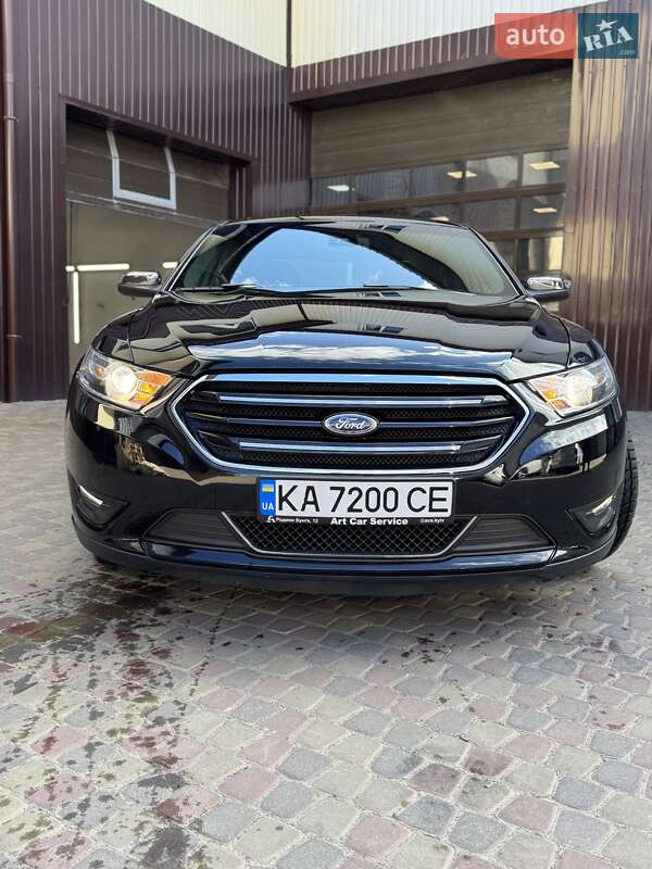 Седан Ford Taurus 2019 в Києві