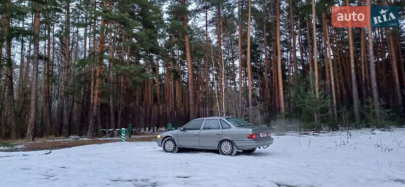 Седан Ford Taurus 1990 в Носовке