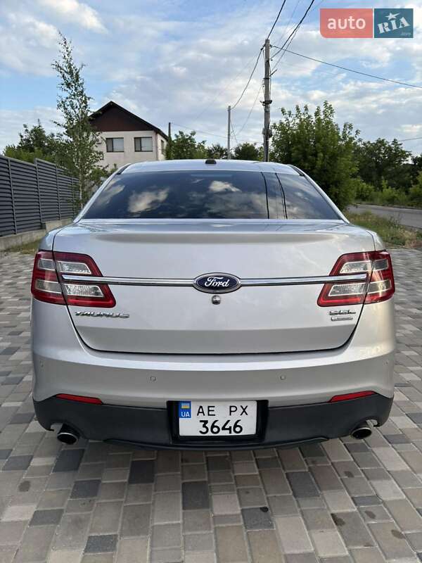 Седан Ford Taurus 2012 в Днепре