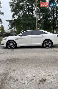 Седан Ford Taurus 2018 в 