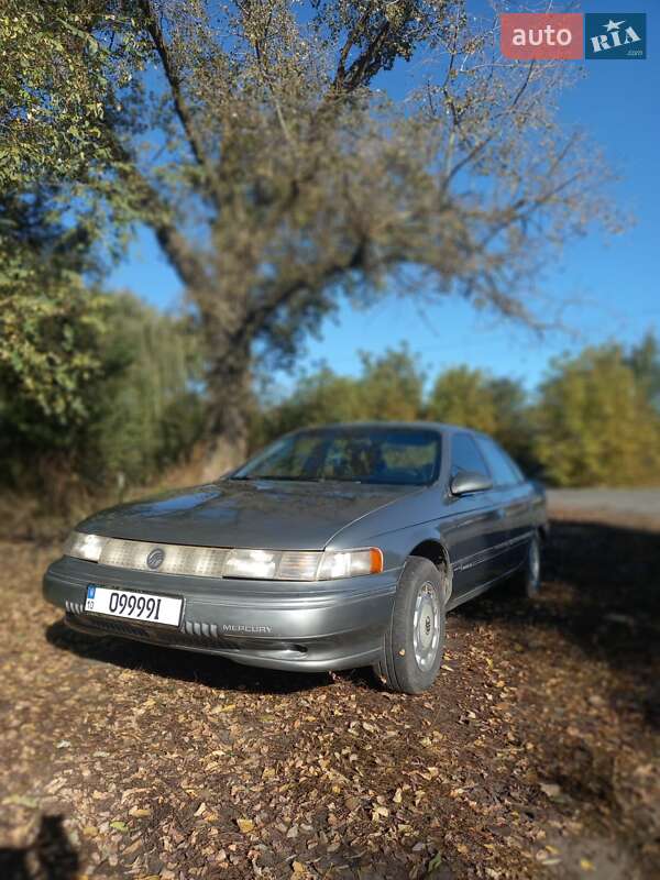 Седан Ford Taurus 1990 в Носовке