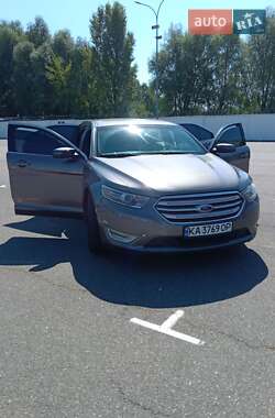 Седан Ford Taurus 2012 в 
