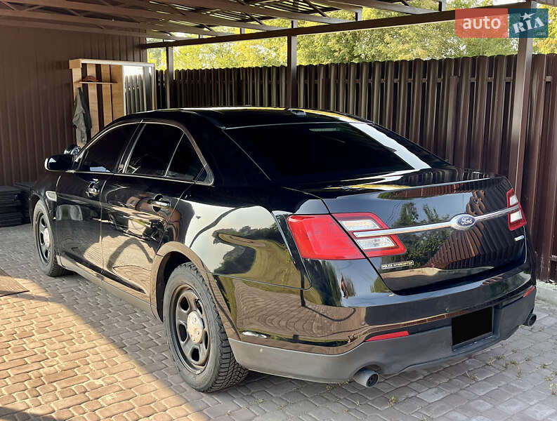 Седан Ford Taurus 2016 в Киеве