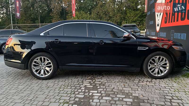 Седан Ford Taurus 2017 в Виннице