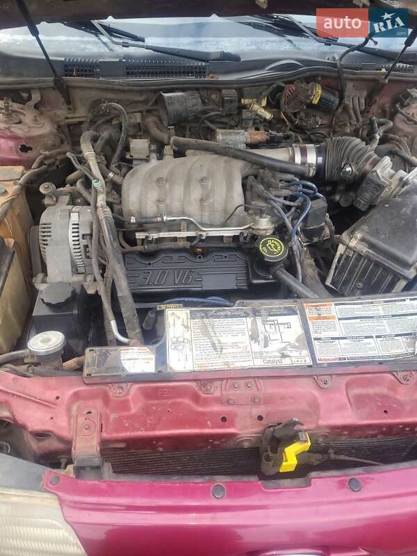 Седан Ford Taurus 1992 в Изюме