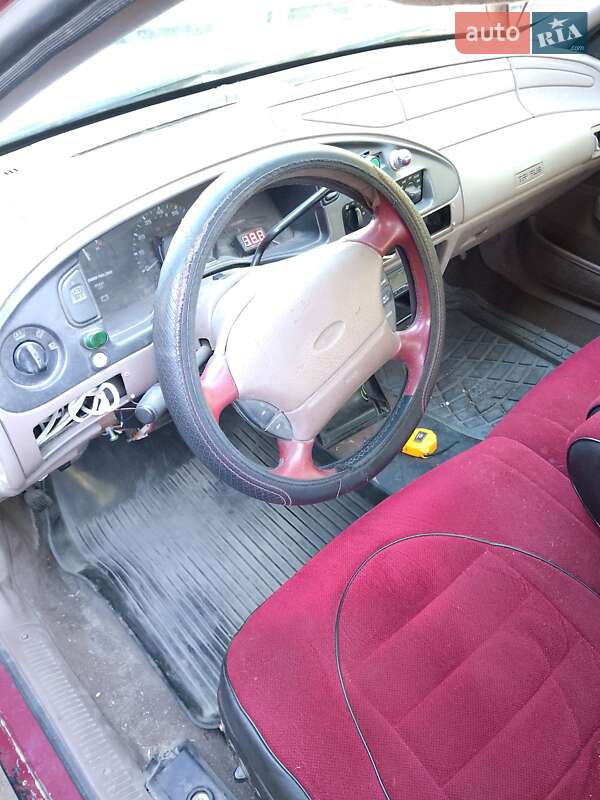 Седан Ford Taurus 1990 в Днепре