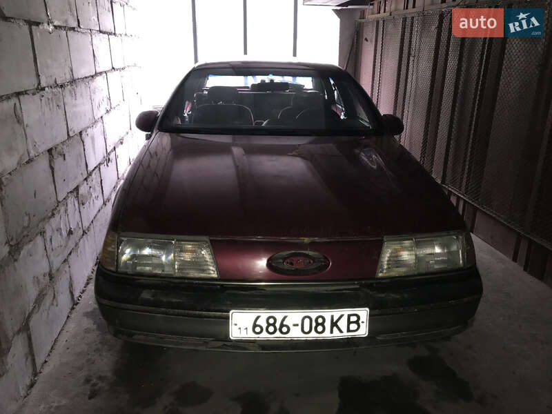 Седан Ford Taurus 1990 в Гнедине