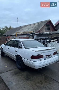 Седан Ford Taurus 1993 в Коростене