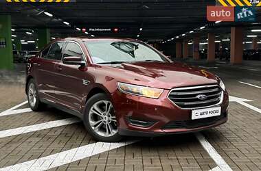 Седан Ford Taurus 2016 в Киеве