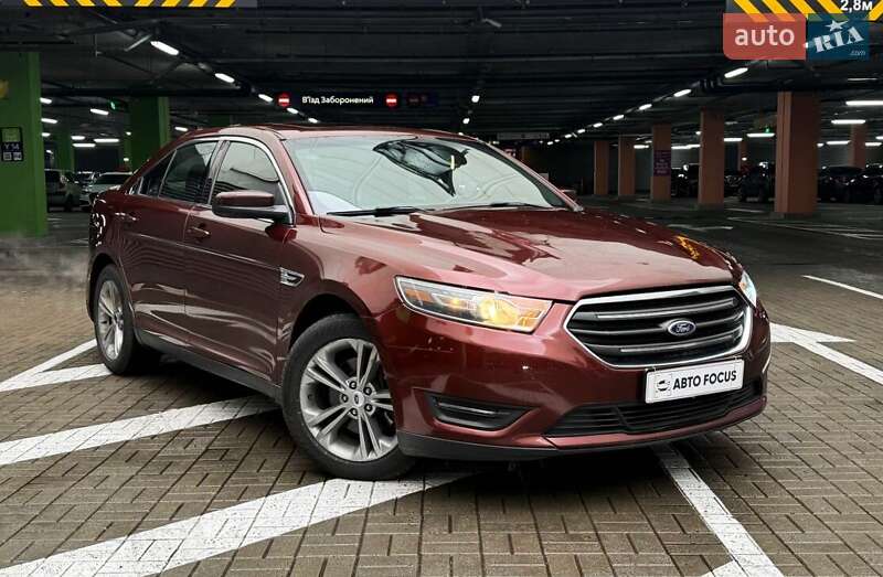 Ford Taurus 2016