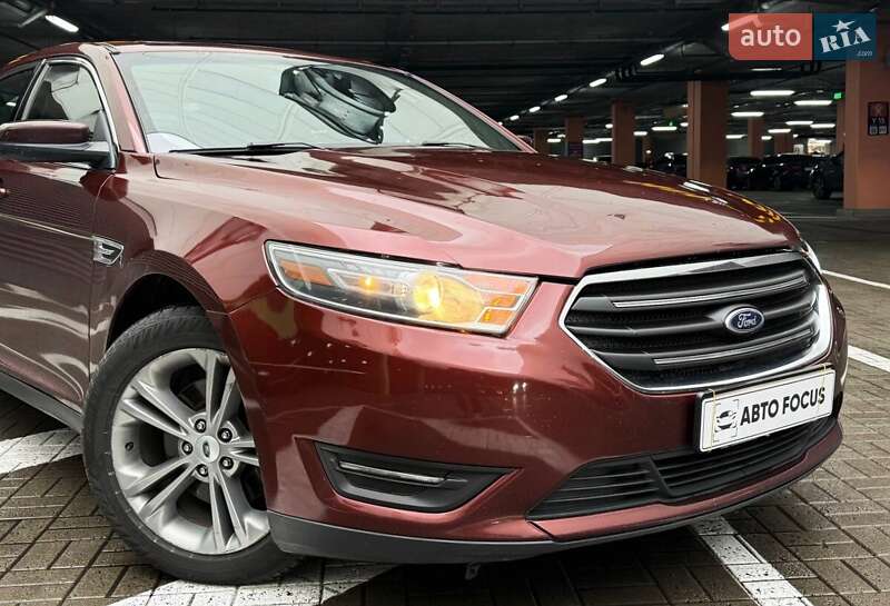 Седан Ford Taurus 2016 в Києві
