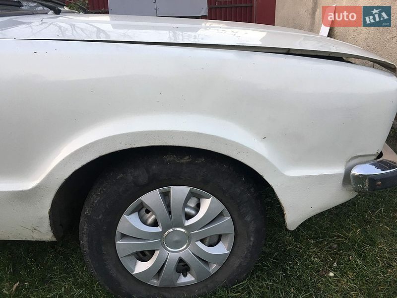 Седан Ford Taurus 1986 в Рава-Руській