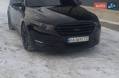 Седан Ford Taurus 2016 в Киеве
