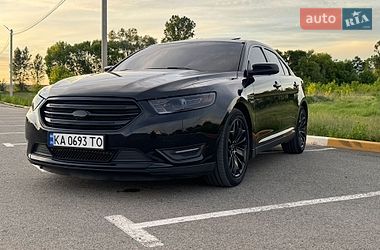 Седан Ford Taurus 2016 в Києві