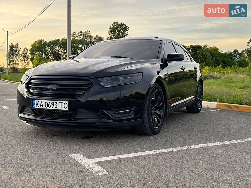 Седан Ford Taurus 2016 в Києві