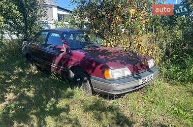 Седан Ford Taurus 1990 в Гнедине