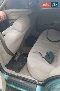 Седан Ford Tempo 1994 в 