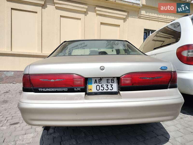Ford Thunderbird 1990