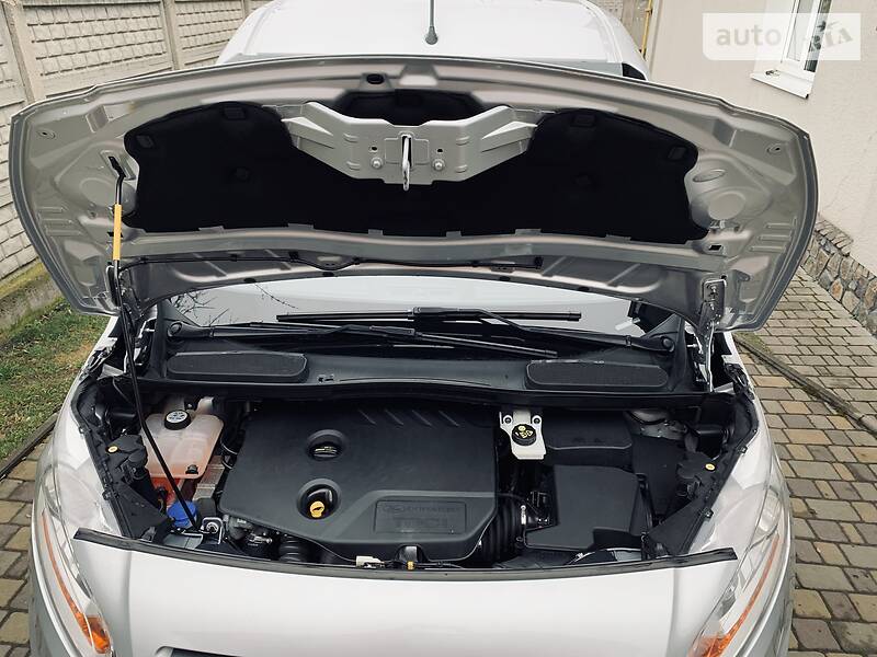 Універсал Ford Tourneo Connect 2014 в Луцьку