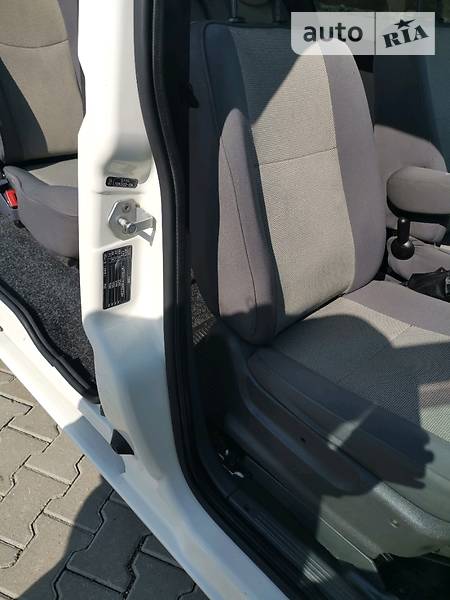 Вантажопасажирський фургон Ford Tourneo Connect 2006 в Чернівцях