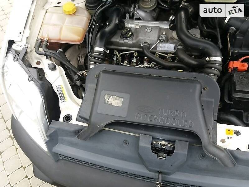 Вантажопасажирський фургон Ford Tourneo Connect 2006 в Чернівцях