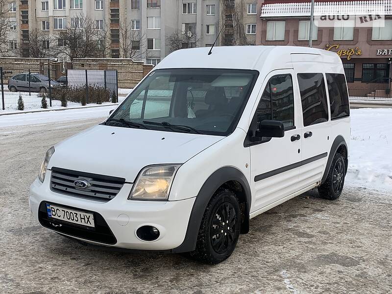 Грузопассажирский фургон Ford Tourneo Connect 2010 в Сокале